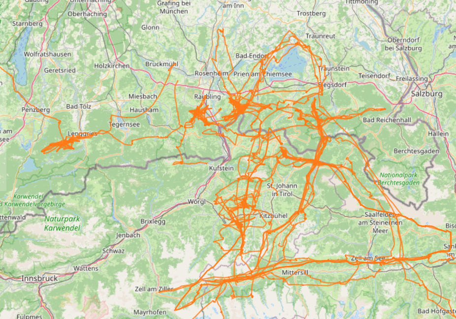 Product preview: multiple flight tracks on the ParaBook map